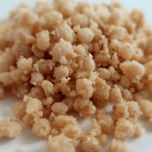 CRUMBLE DI BISCOTTO AL CARAMELLO SALATO G.F VEGAN